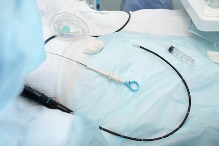 Complicaciones en procedimientos con penetración corporal.