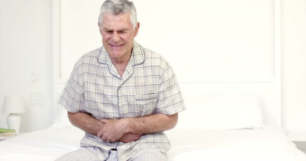 Causas de incontinencia urinaria en personas de la tercera edad.