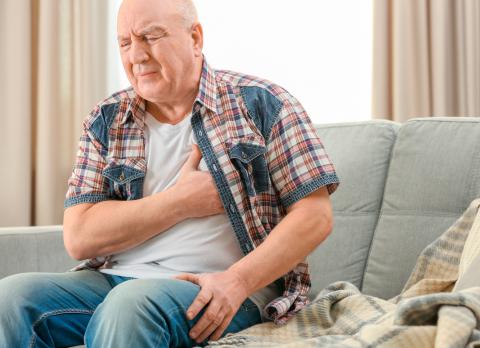 ¿Cuáles son las características del dolor torácico de origen isquémico?