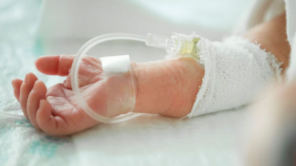 Tratamiento antibiótico de la sepsis neonatal