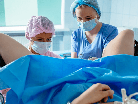 Parto por vía vaginal no complicado.