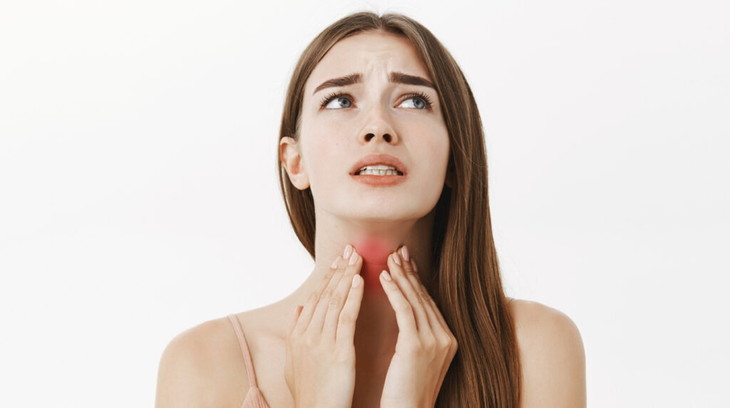 ¿Cuáles son causas comunes de exceso de hormonas tiroideas?