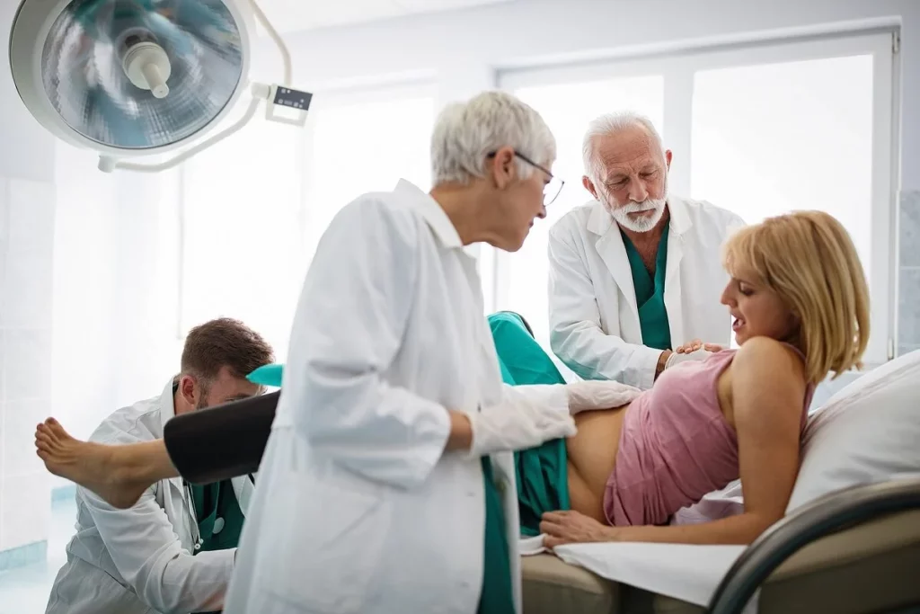 ¿Cuáles son las fases del trabajo de parto activo?