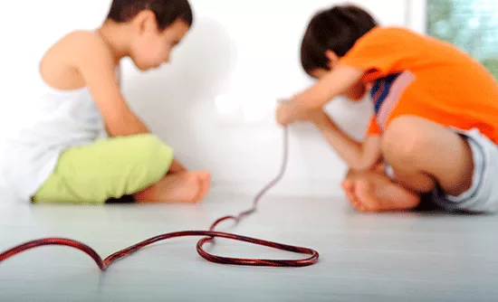 ¿Qué características tienen las quemaduras eléctricas?