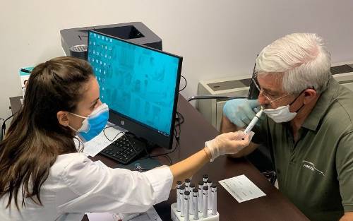 ¿Cómo hacer la exploración rápida del nervio olfatorio?