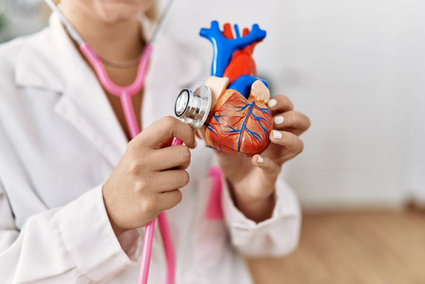 ¿Cuáles son los ruidos cardiacos?