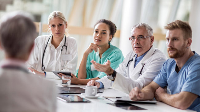 ¿Por qué los médicos necesitan hablar inglés?