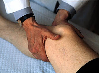 ¿Cómo se palpa la arteria popítlea?