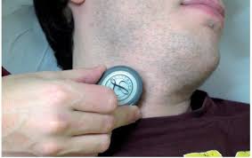 ¿Por qué auscultar las carótidas?