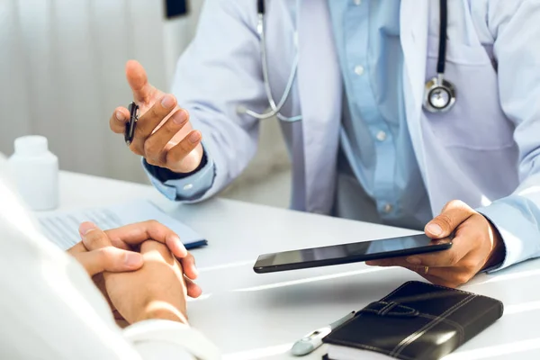 El médico como asesor