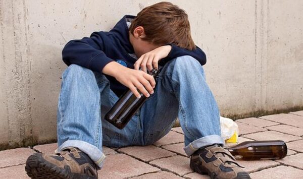 Alcoholismo y drogadicción en adolescentes