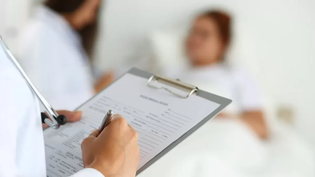 ¿La historia clínica es obsoleta en la práctica médica?