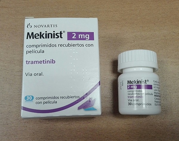 Efectos oculares de los inhibidores quimioterapéuticos del MEK
