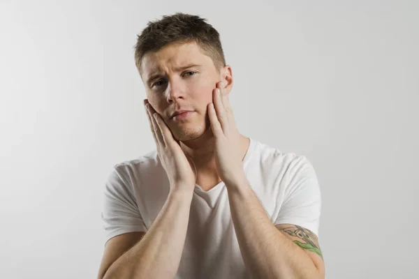 Diversas causas de dolor facial