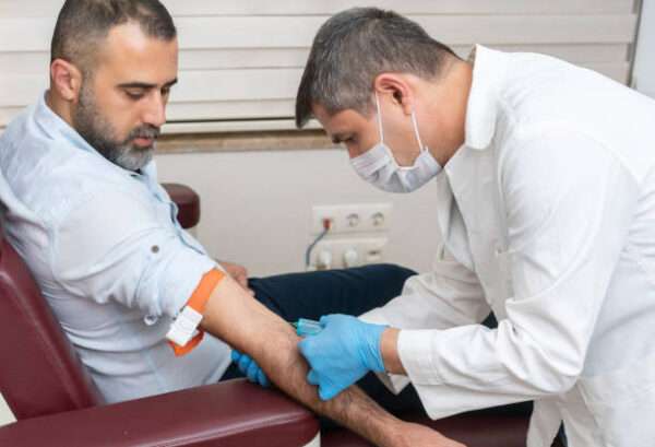 Cribado y tratamiento del colesterol alto en sangre