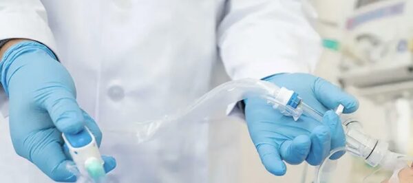 Aspiración de secreciones en paciente pediátrico